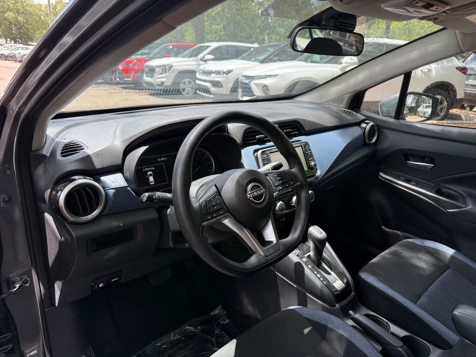 Used 2025 Nissan Versa SV FWD image 31