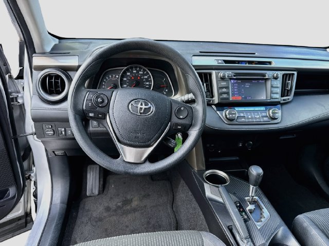 Used 2013 Toyota RAV4 XLE AWD/4WD image 22