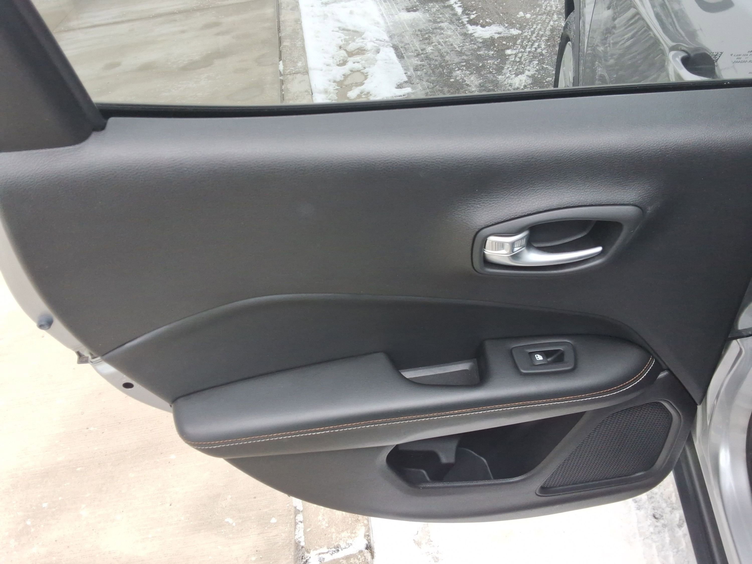 Used 2018 Jeep Compass Latitude w/ Popular Equipment Group image 22