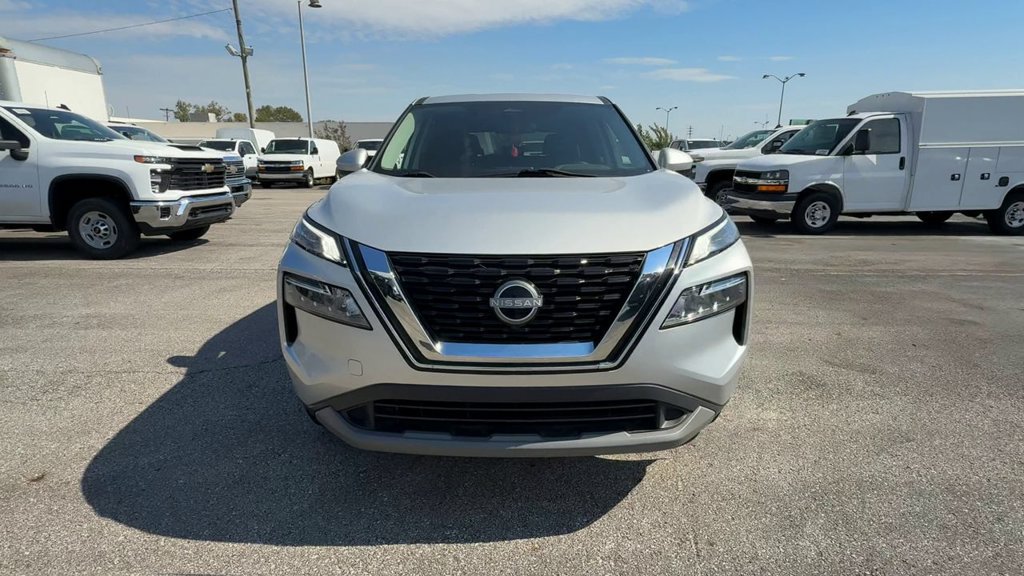 Used 2023 Nissan Rogue SV AWD/4WD image 3