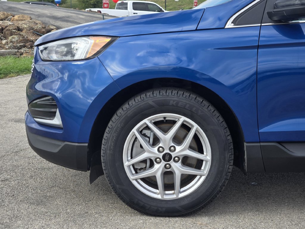 Used 2024 Ford Edge SEL AWD/4WD image 9