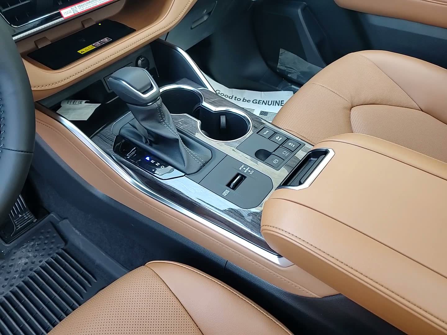 New 2026 Toyota Highlander Platinum image 19