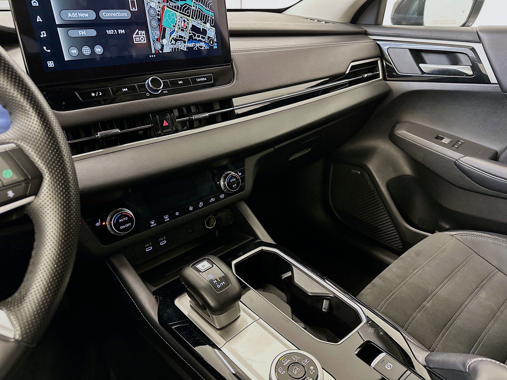 Used 2025 Mitsubishi Outlander SE image 26