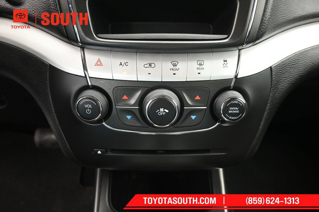 Used 2018 Dodge Journey SE w/ Connectivity Group FWD image 19