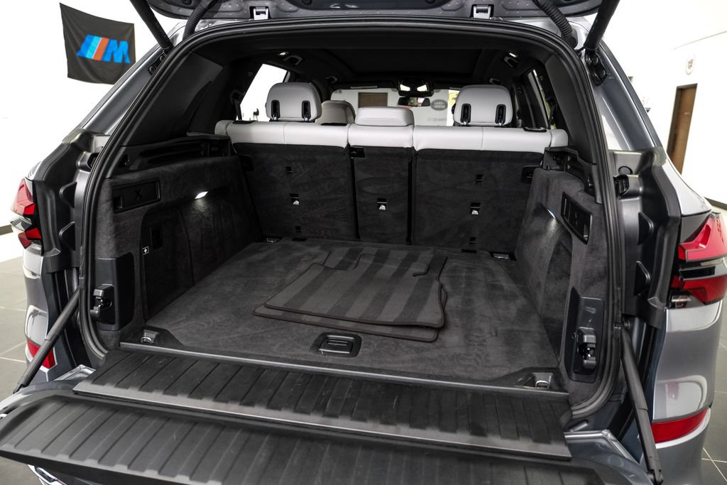 Used 2025 BMW X5 xDrive40i w/ M Sport Package AWD/4WD image 46