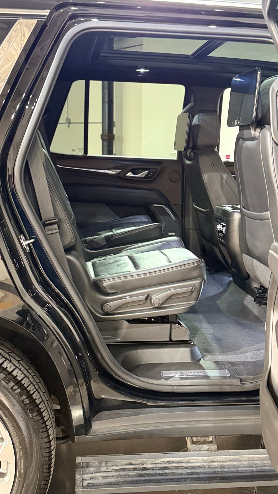 Used 2022 GMC Yukon Denali w/ Denali Ultimate Package image 74