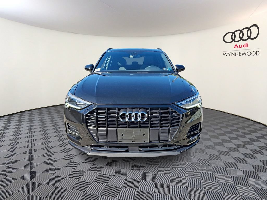 Certified 2023 Audi Q3 2.0T Premium w/ Convenience Package AWD/4WD image 2