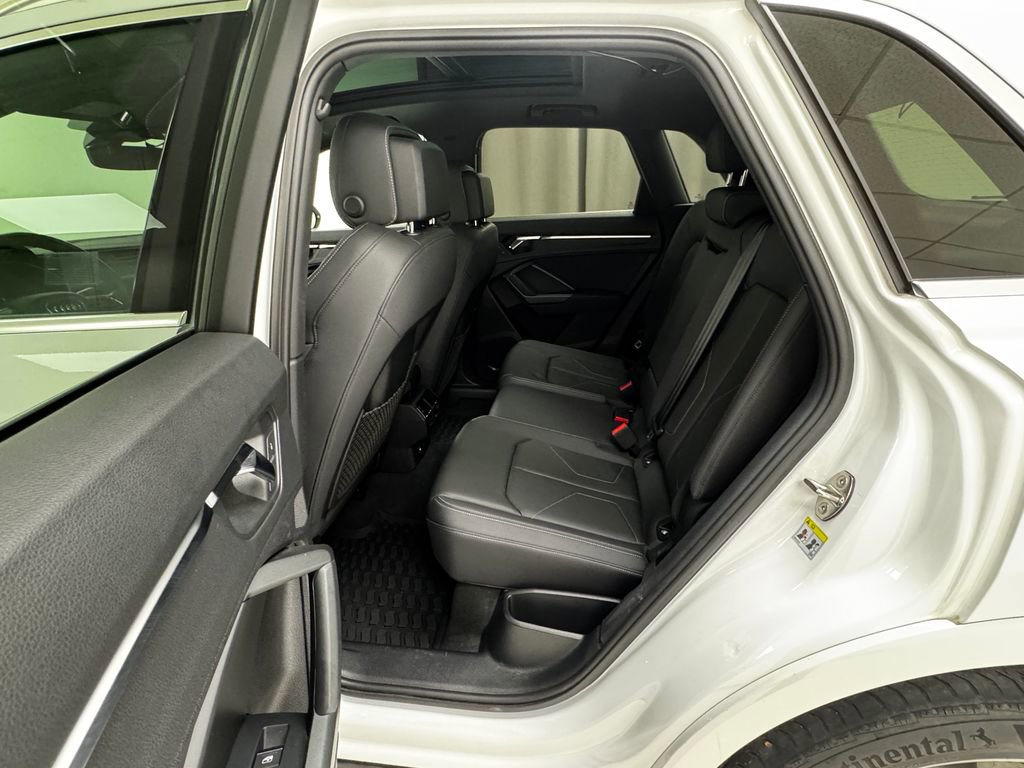 Used 2020 Audi Q3 2.0T Premium Plus w/ Premium Plus Package image 12