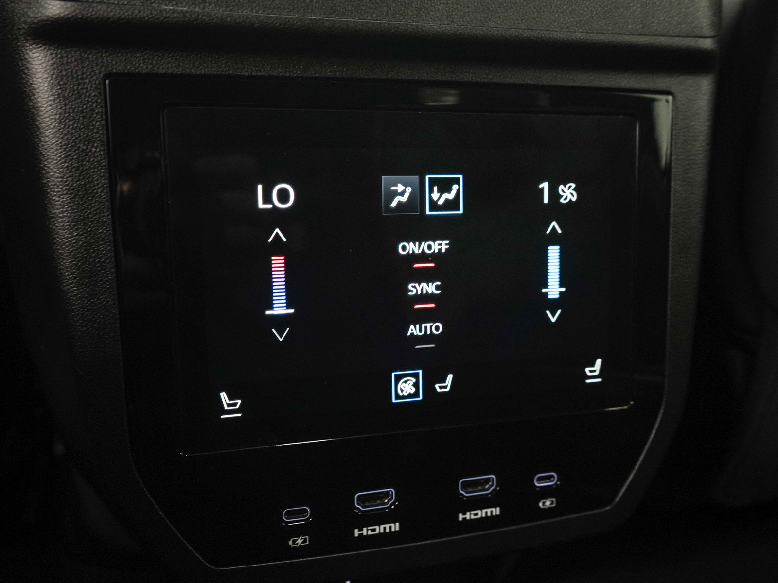 Used 2025 GMC Yukon Denali Ultimate AWD/4WD image 18