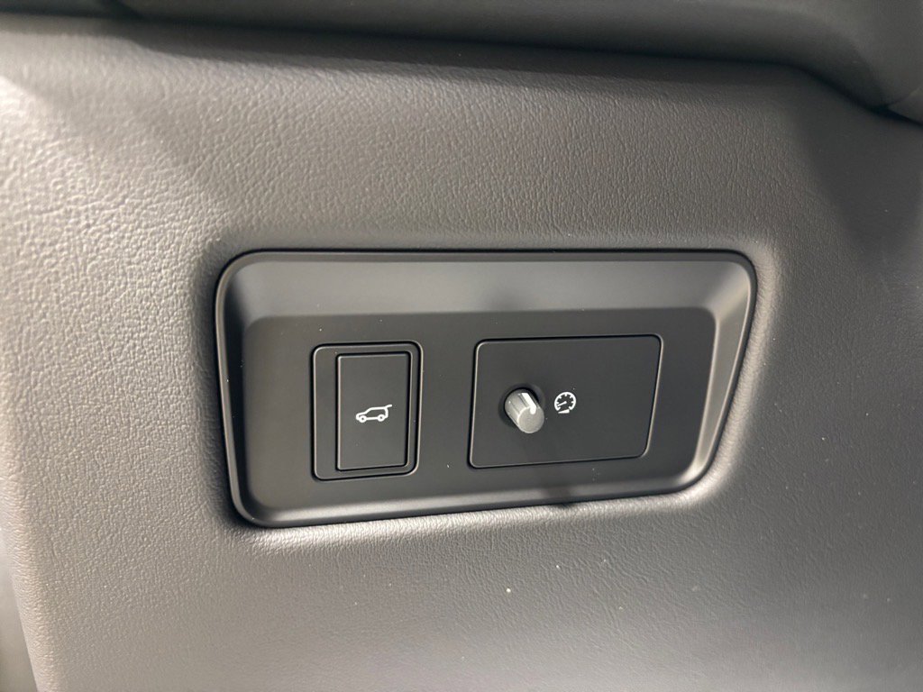 New 2026 Jaguar F-PACE R-Dynamic S image 21