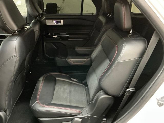 Used 2024 Ford Explorer ST-Line w/ Class IV Trailer Tow Package image 12