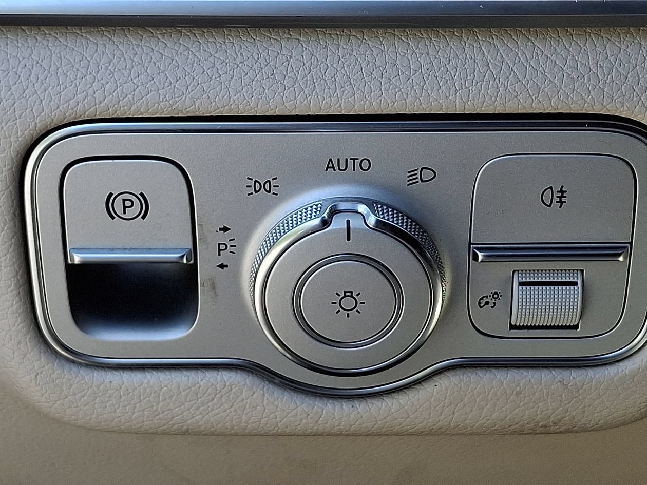 Used 2021 Mercedes-Benz GLE 350 w/ 3rd Row Seat Package image 25