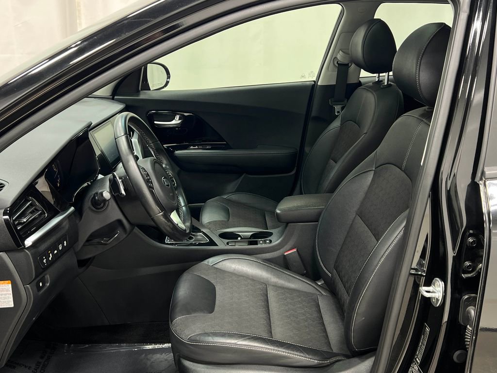 Used 2021 Kia Niro Touring image 11