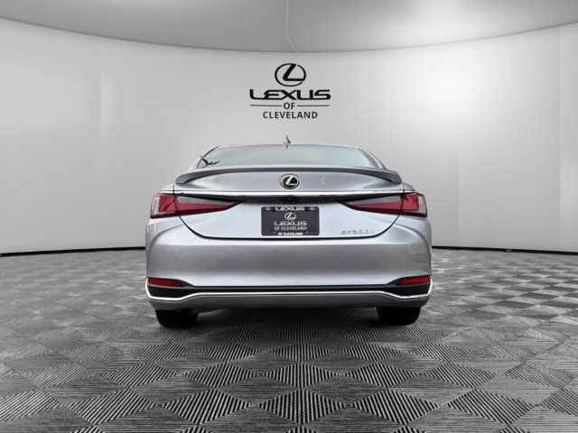 Used 2024 Lexus ES 300h w/ Accessory Package (Z2) FWD image 6