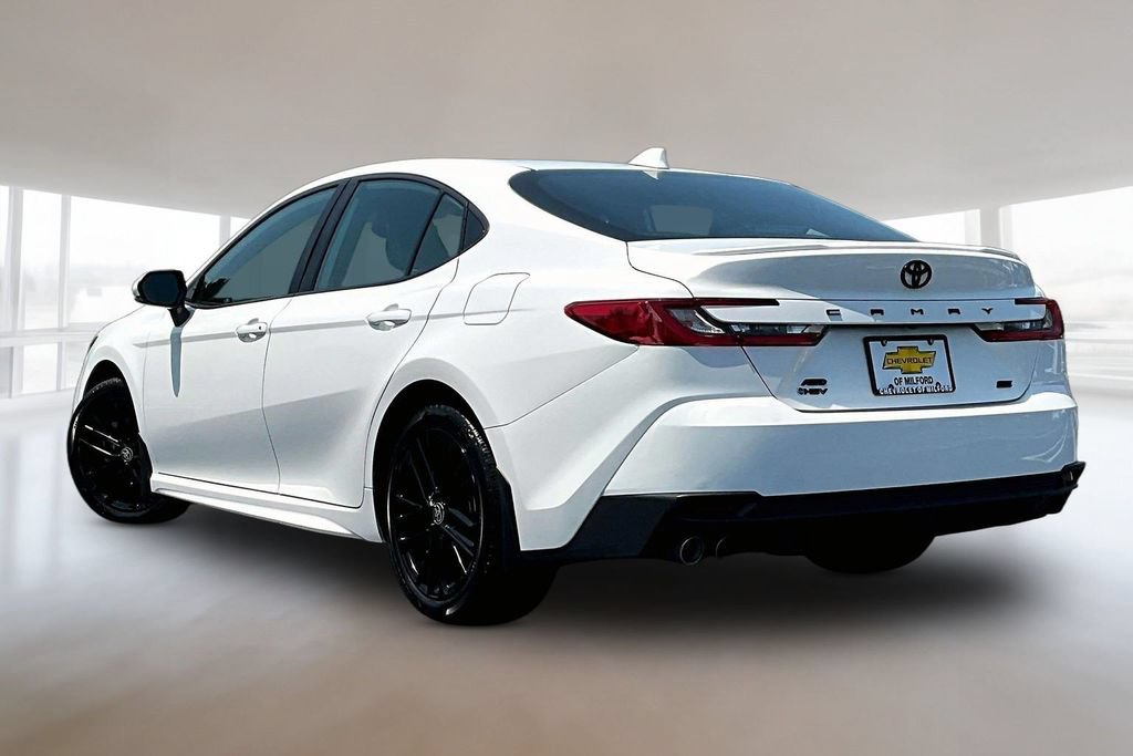 Used 2025 Toyota Camry SE w/ Convenience Package AWD/4WD image 4