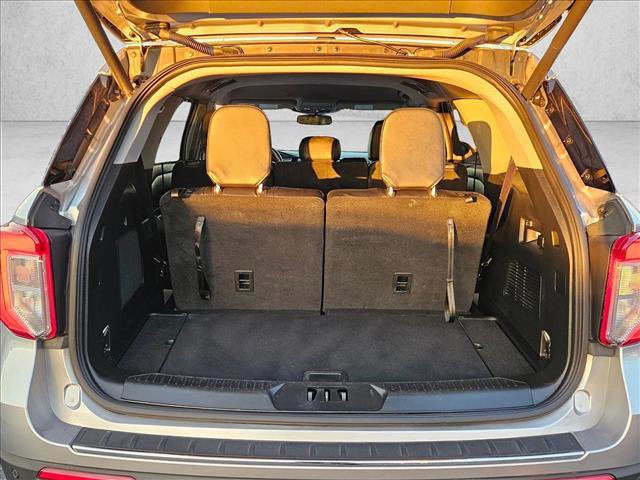 Used 2023 Ford Explorer Limited image 6