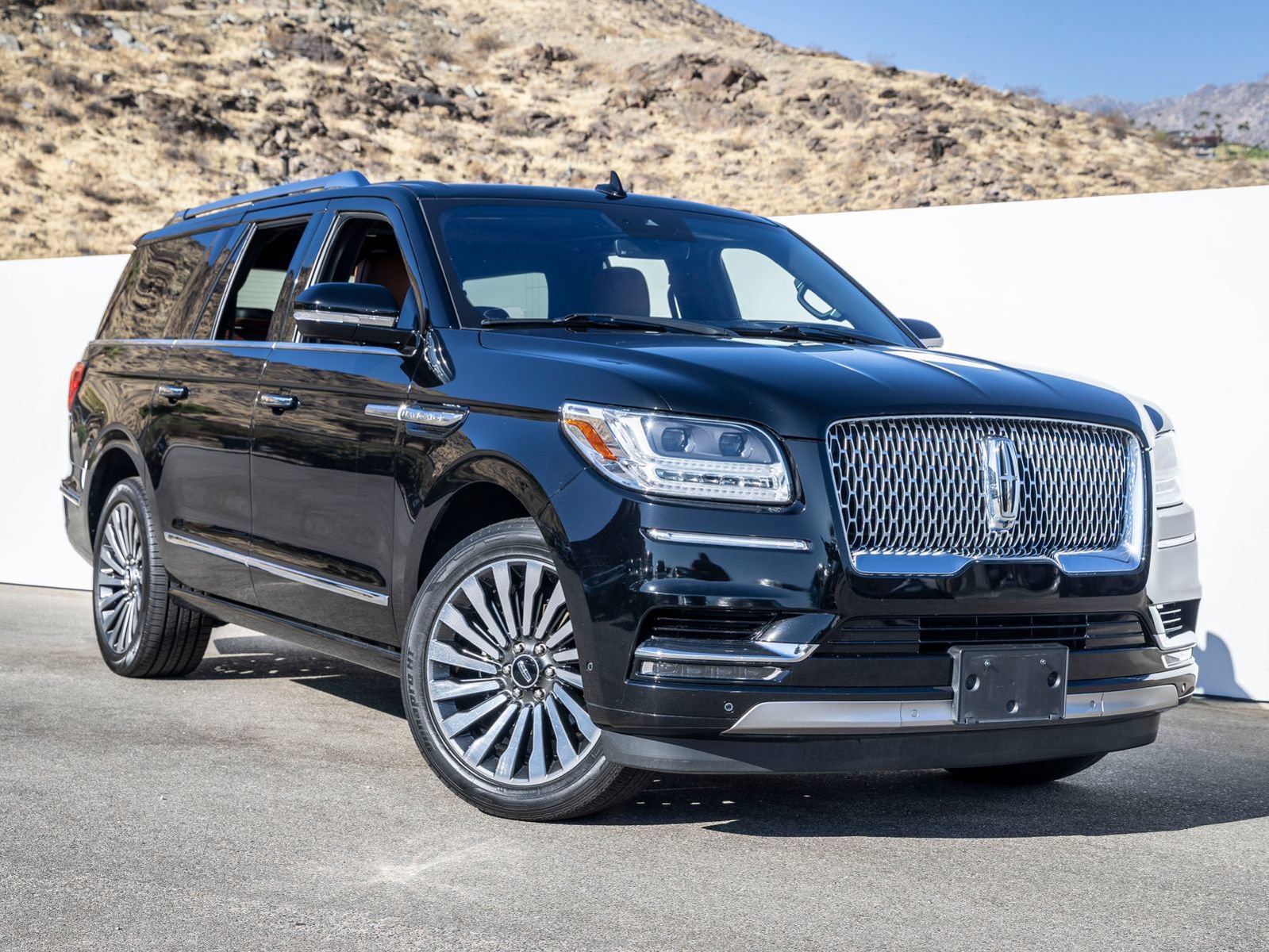 Used 2018 Lincoln Navigator L Reserve w/ Technology Package AWD/4WD image 6