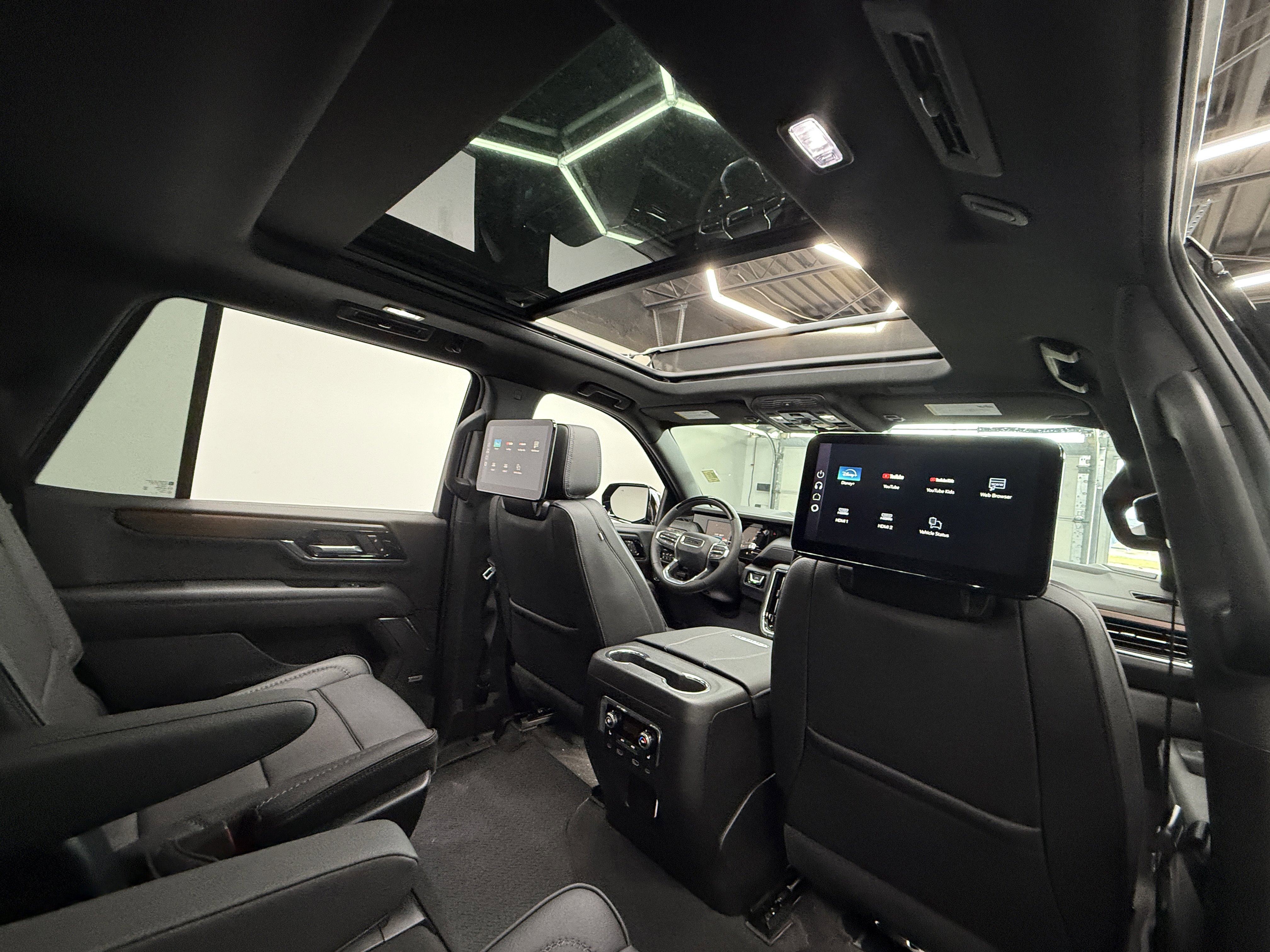 Used 2026 GMC Yukon Denali w/ Denali Reserve Package image 30