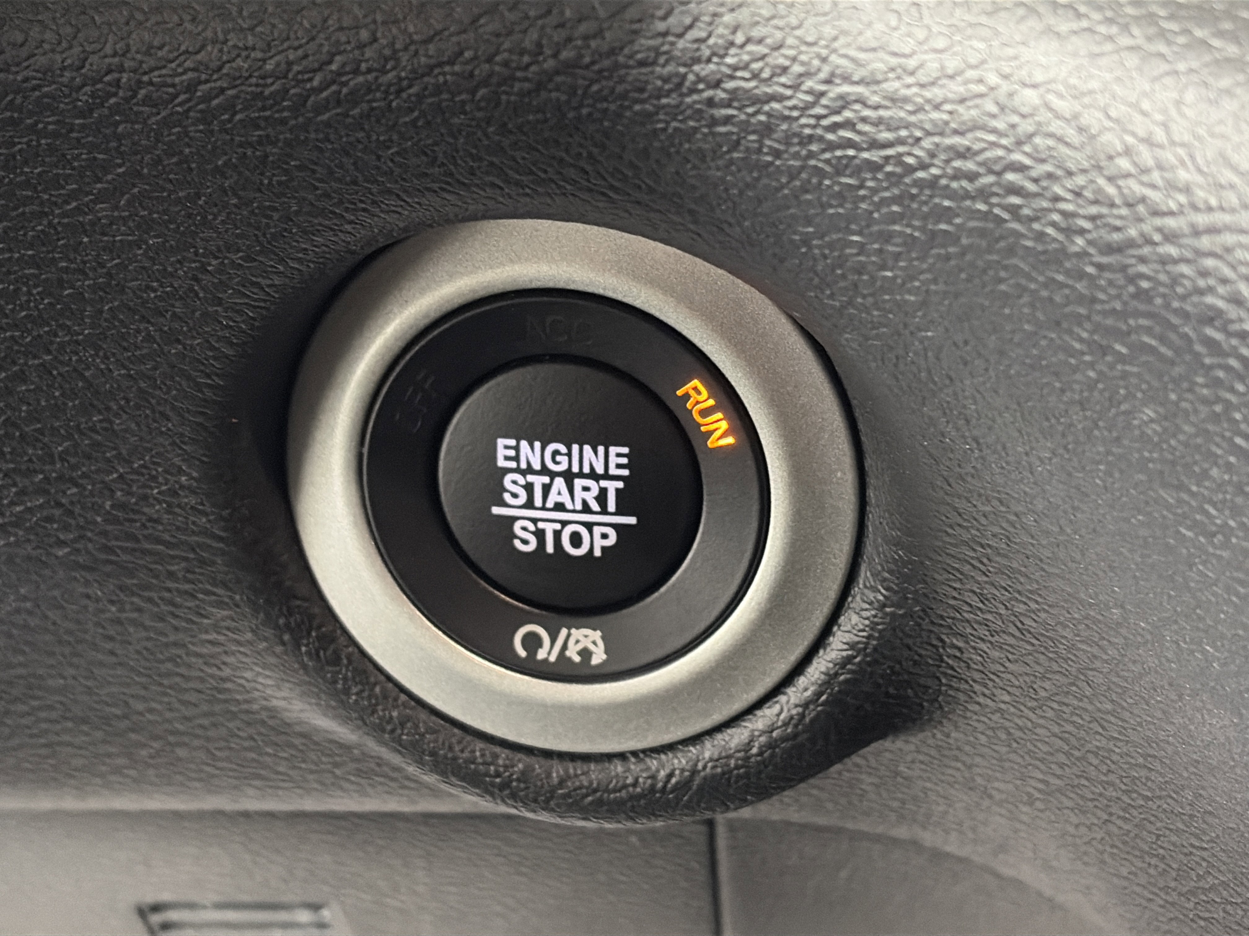 Used 2026 Chrysler Pacifica Select image 24