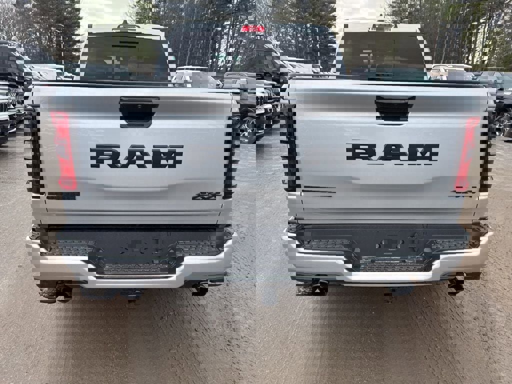 New 2026 RAM 1500 4x4 Crew Cab image 4