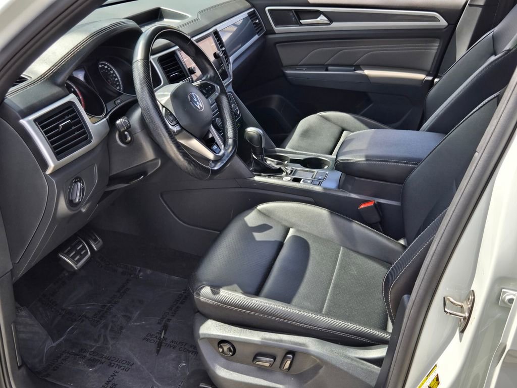 Used 2021 Volkswagen Atlas Cross Sport SE w/ Panoramic Sunroof Package FWD image 10