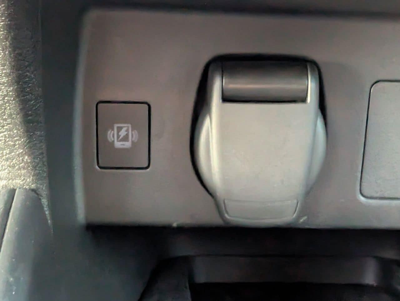 Certified 2025 Nissan Versa SR w/ Trunk Package FWD image 20