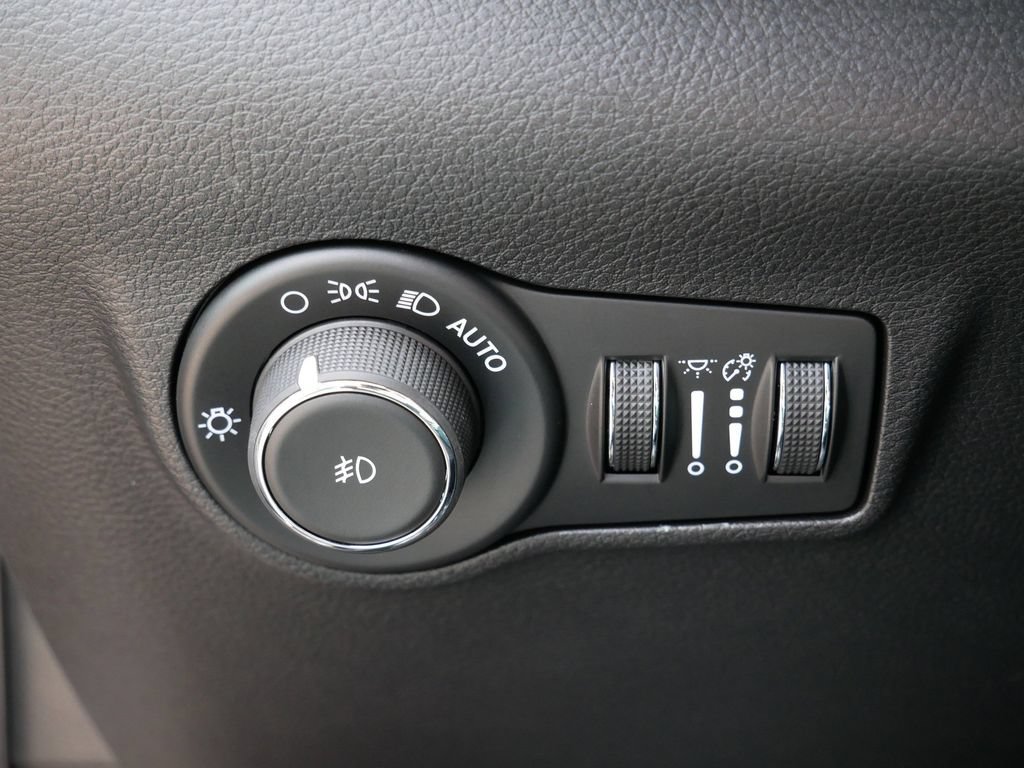 Used 2024 Jeep Compass Trailhawk AWD/4WD image 16