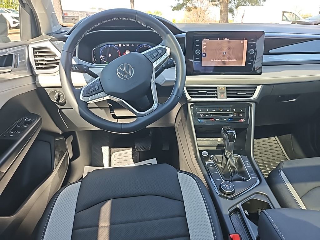 Certified 2025 Volkswagen Taos SEL image 13