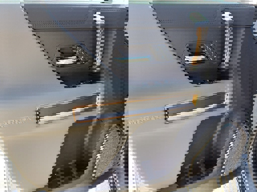 New 2025 GMC Hummer EV 2X image 9