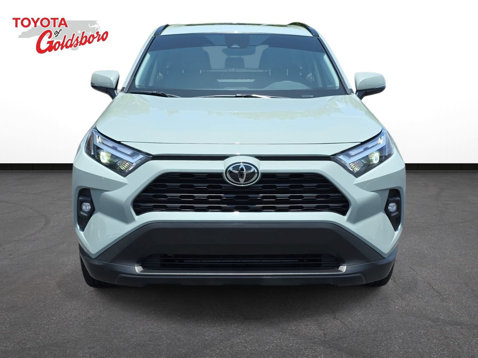 Used 2023 Toyota RAV4 XLE Premium FWD image 2