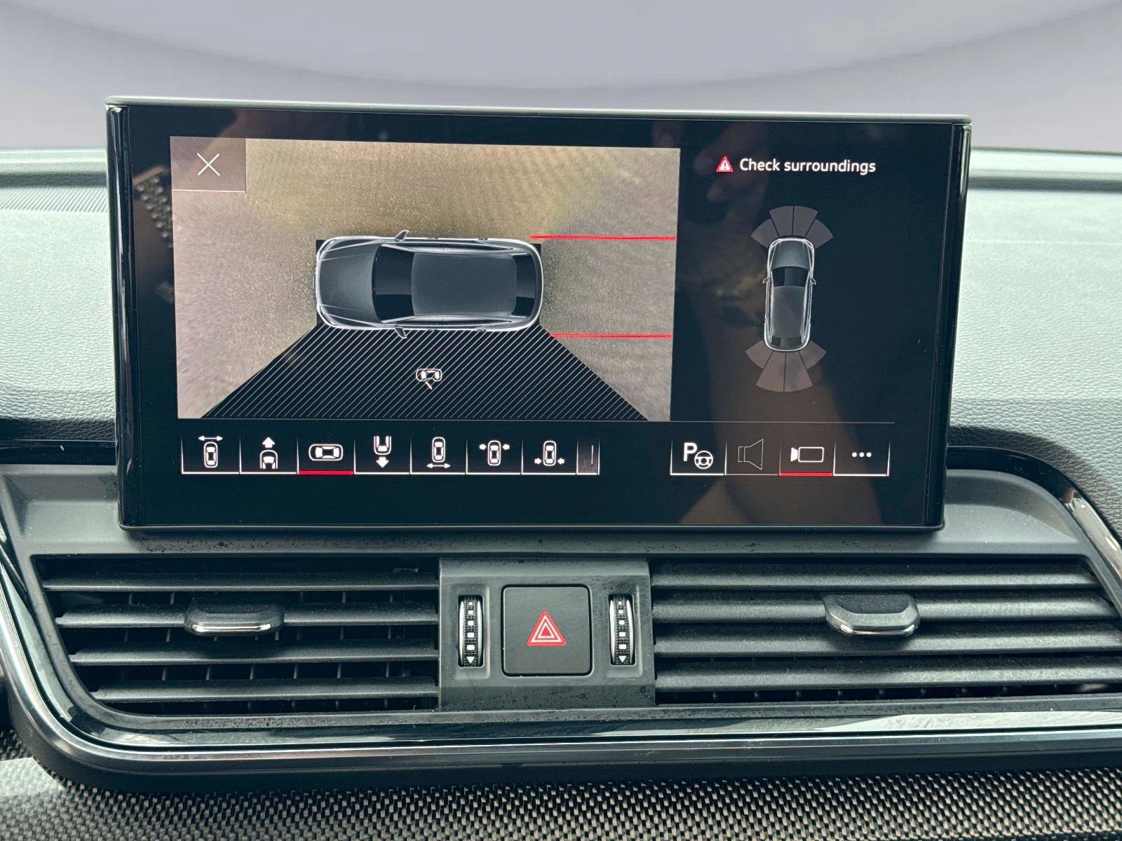 Used 2023 Audi SQ5 Prestige w/ Prestige Package image 26