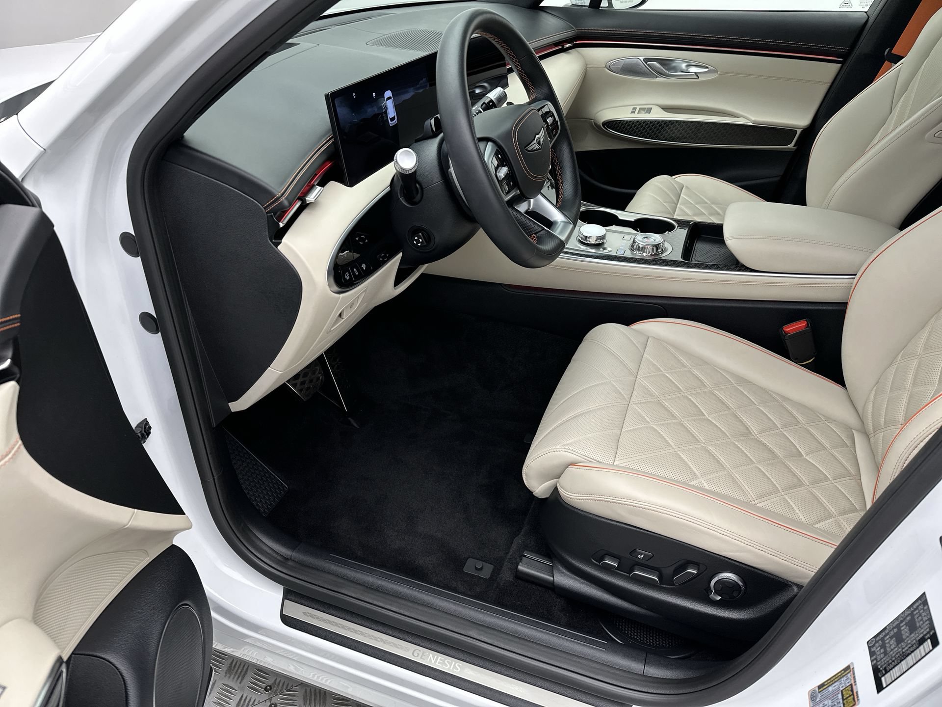 Certified 2026 Genesis GV70 3.5T Sport Prestige AWD/4WD image 11