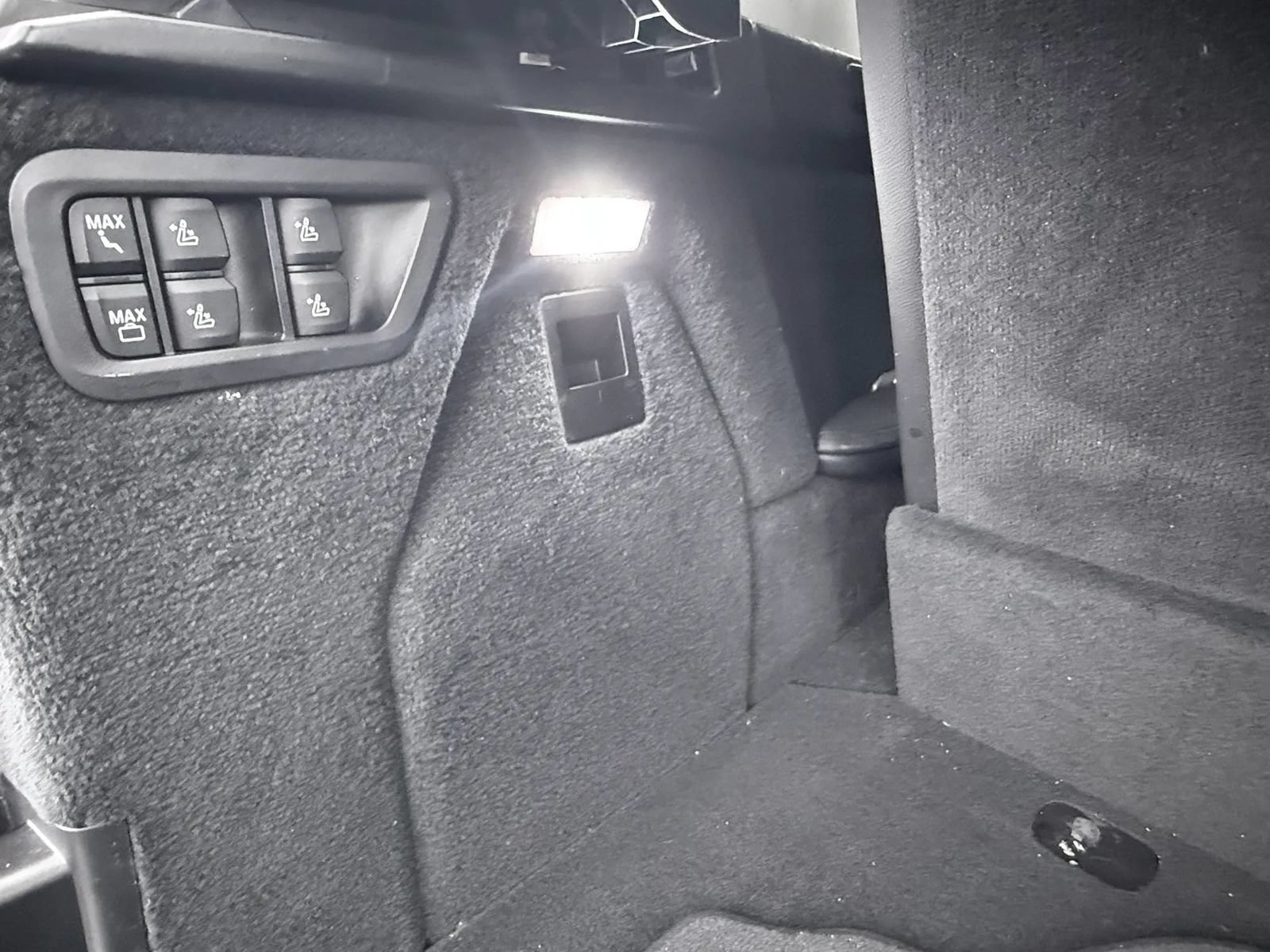 Used 2020 BMW X7 xDrive40i w/ Cold Weather Package AWD/4WD image 22