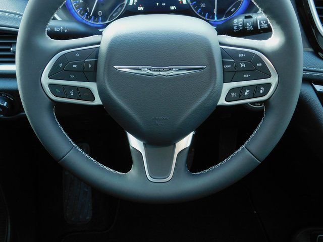 New 2026 Chrysler Pacifica Select image 15
