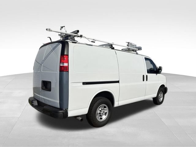 Used 2022 Chevrolet Express 2500 w/ Safety Package RWD image 15