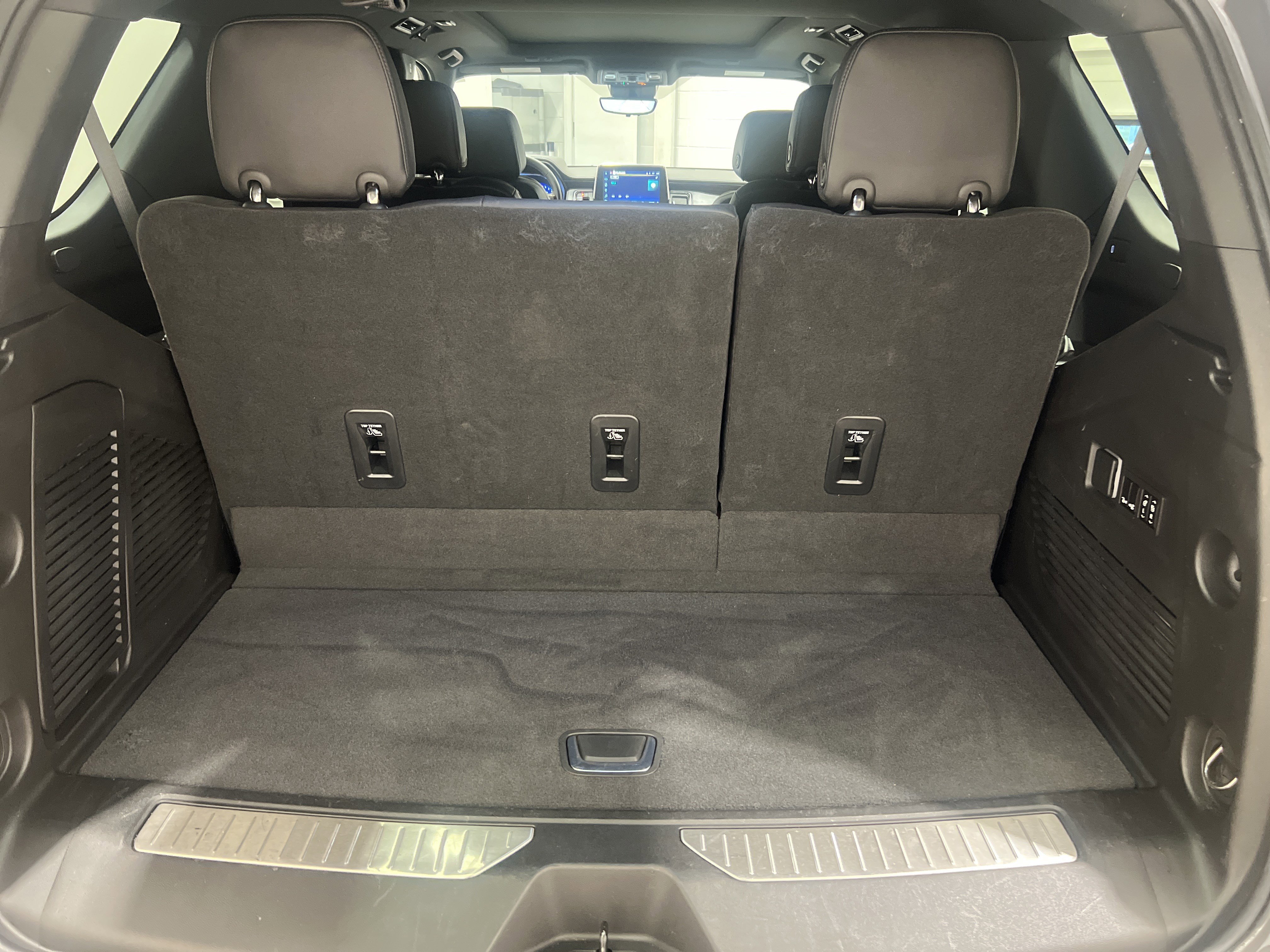 Used 2023 Chevrolet Tahoe High Country image 30