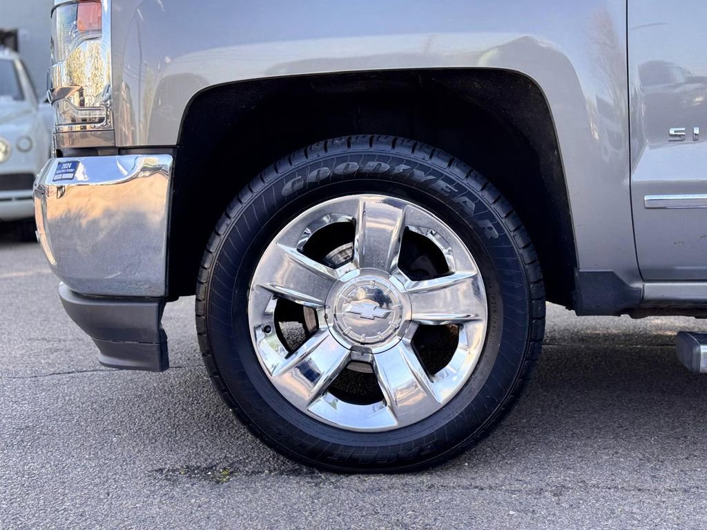 Used 2017 Chevrolet Silverado 1500 LTZ w/ Sport Package AWD/4WD image 12