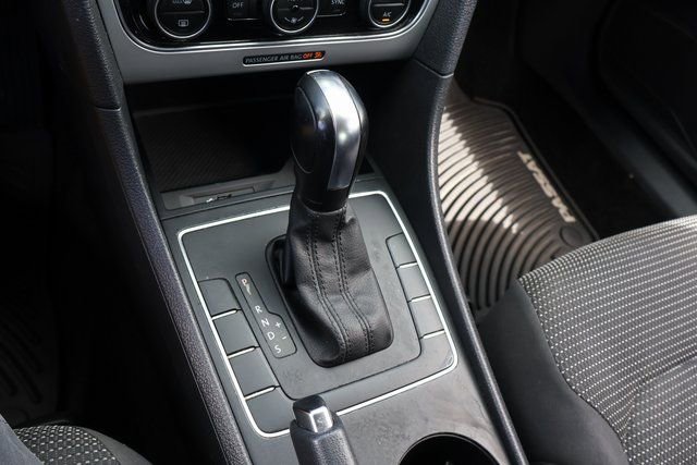 Used 2016 Volkswagen Passat 1.8T S image 25