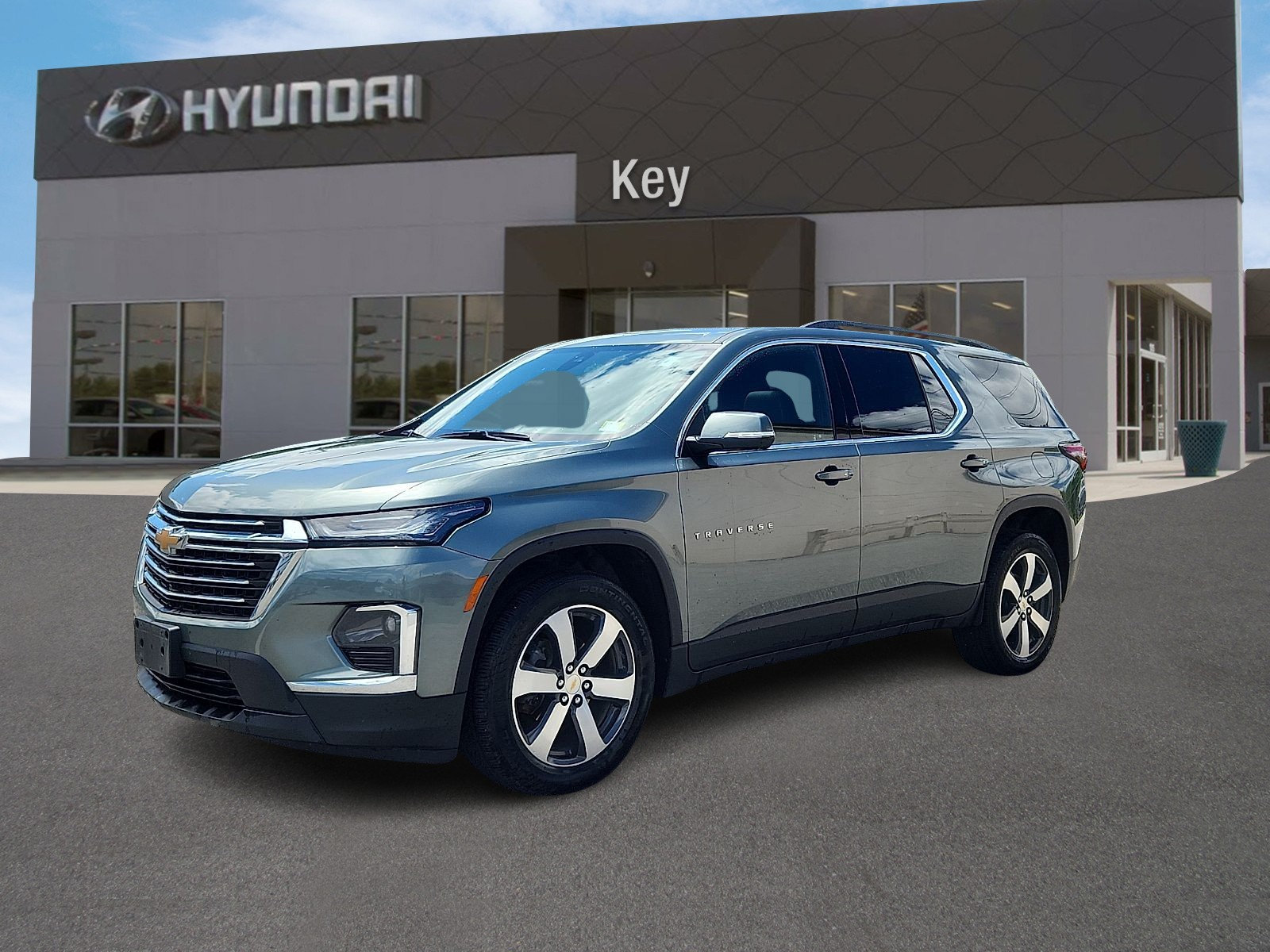 Used 2023 Chevrolet Traverse LT w/ LT Premium Package AWD/4WD image 7