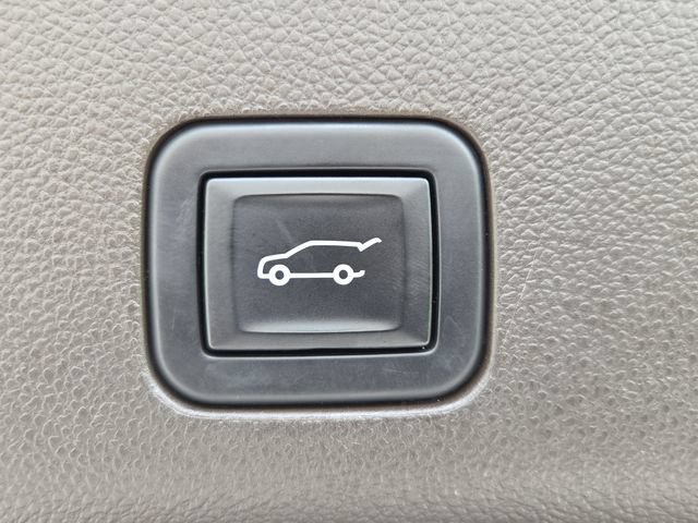 Certified 2022 GMC Yukon SLT w/ SLT Luxury Package RWD image 6