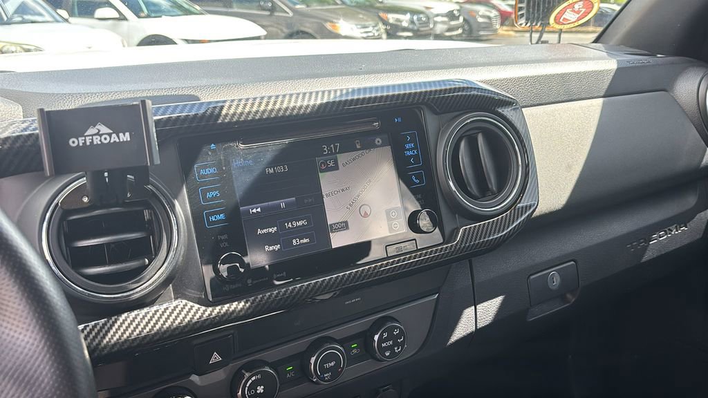 Used 2019 Toyota Tacoma TRD Off-Road w/ Technology Package AWD/4WD image 19