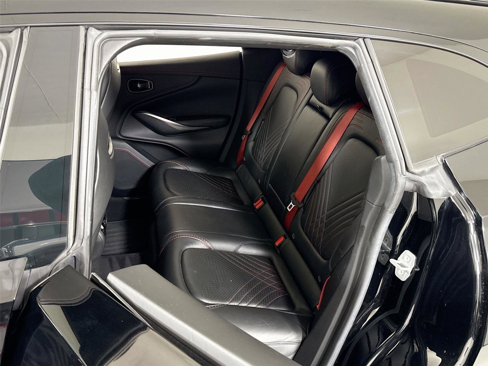 Used 2021 Aston Martin DBX image 22