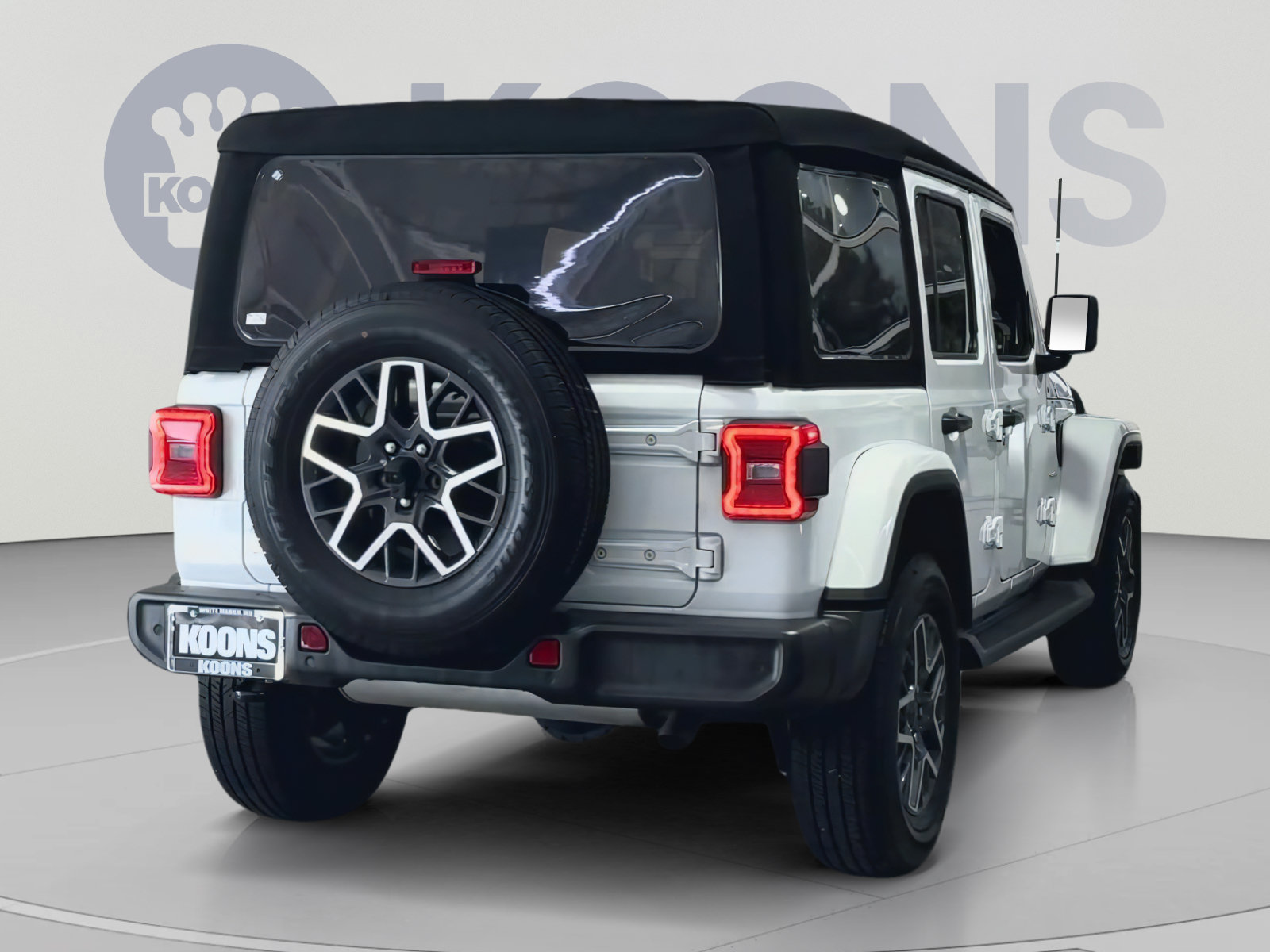 Used 2024 Jeep Wrangler Unlimited Sahara w/ Technology Group AWD/4WD image 10