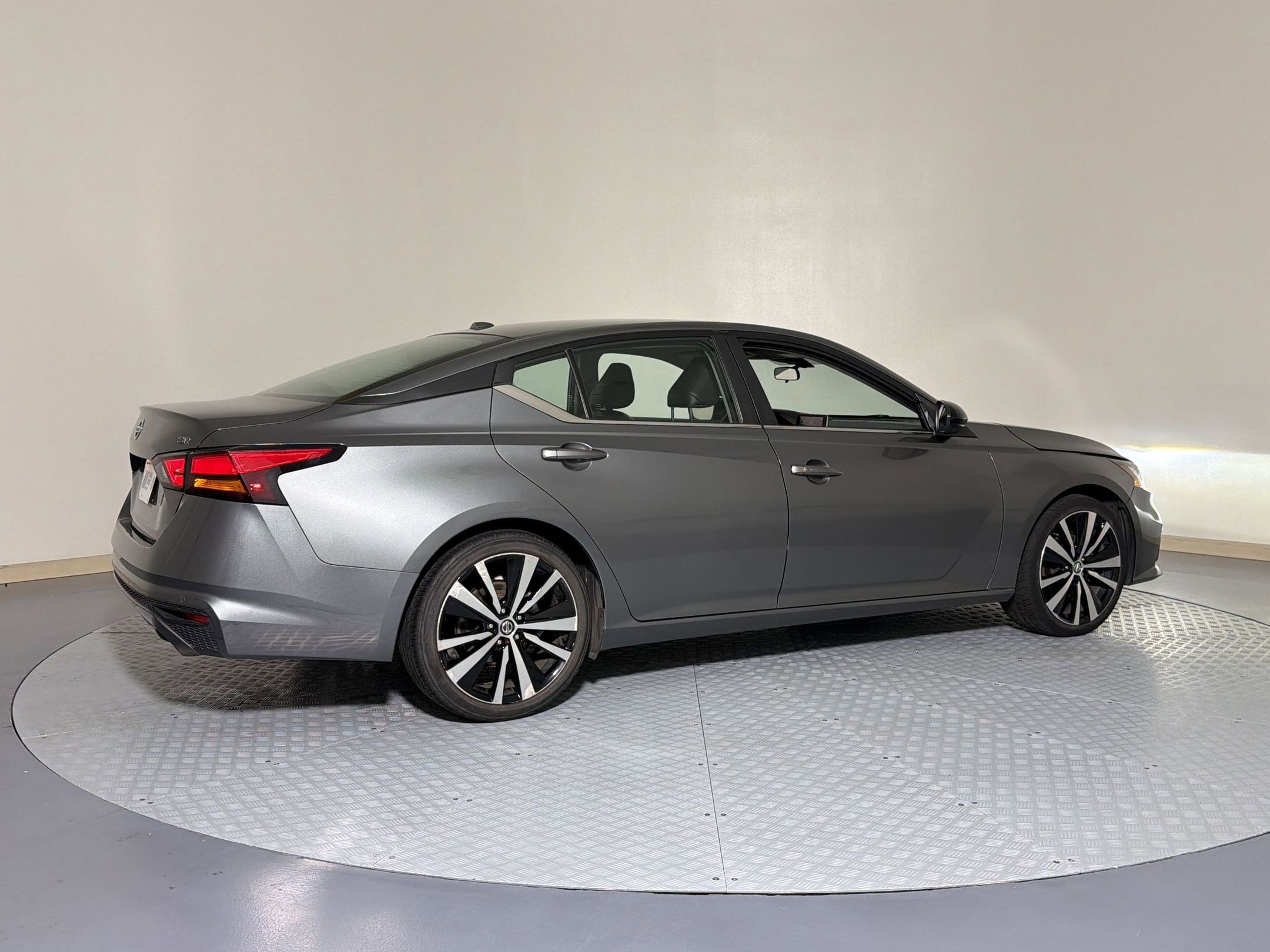 Used 2022 Nissan Altima 2.5 SR FWD image 8