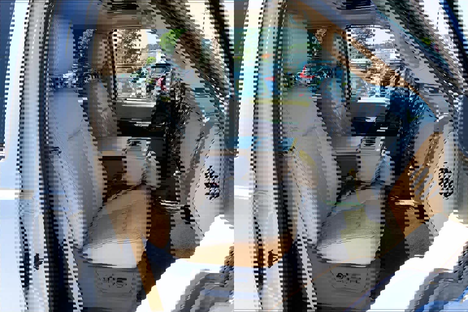 Used 2012 Ford F350 Lariat w/ Lariat Ultimate Pkg image 7