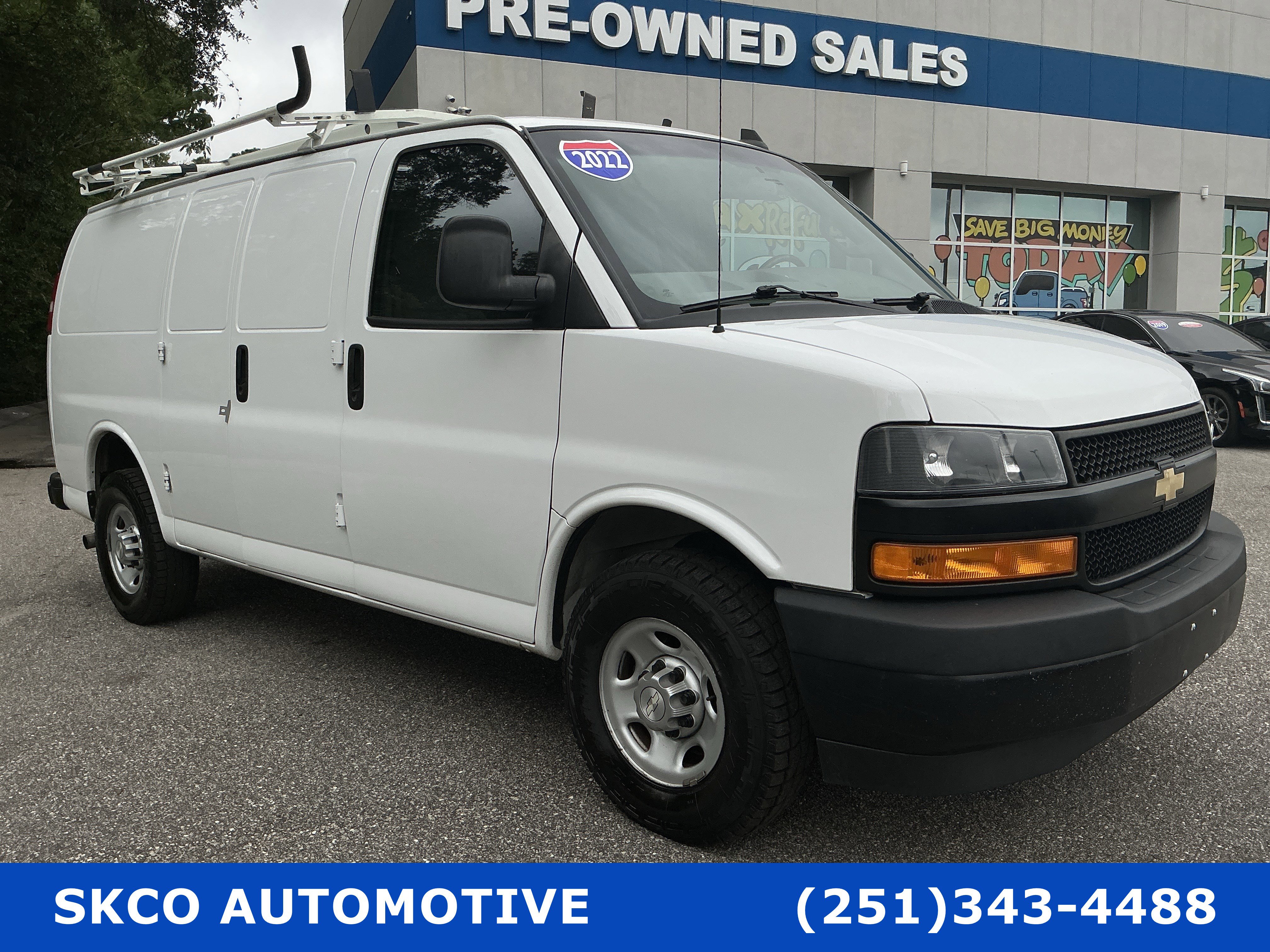 Used 2022 Chevrolet Express 2500 w/ Driver Convenience Package RWD image 7