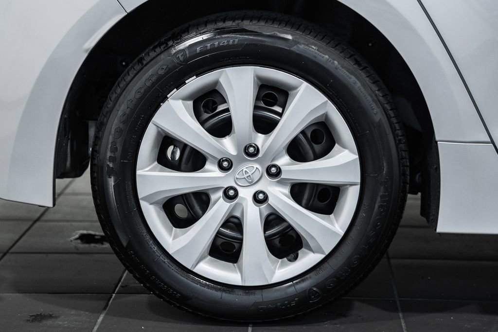 Used 2025 Toyota Corolla LE image 14