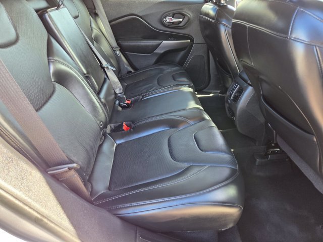 Used 2019 Jeep Cherokee Limited FWD image 17
