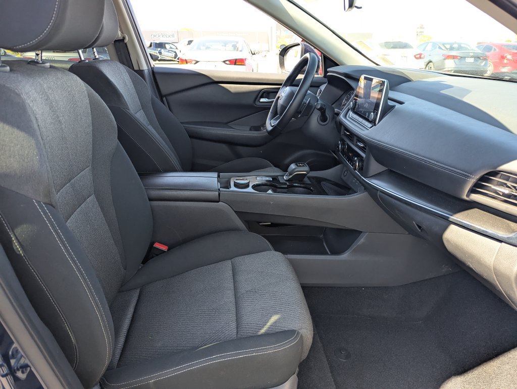 Used 2025 Nissan Rogue SV AWD/4WD image 34