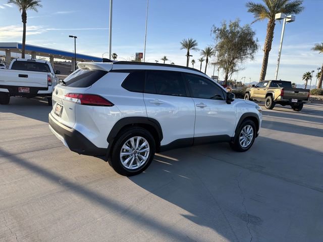 Certified 2025 Toyota Corolla Cross LE w/ Moonroof Package FWD image 4